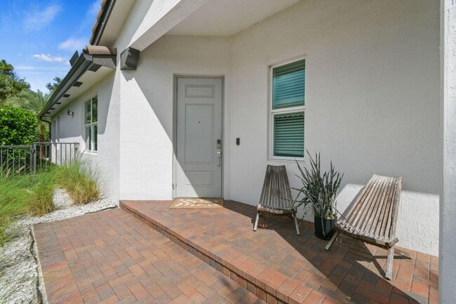 Building Photo - 3558 Haldin Pl