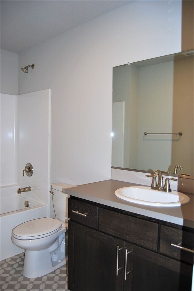 Building Photo - 3 Bedroom / 2.5 Bath Home McMinnville