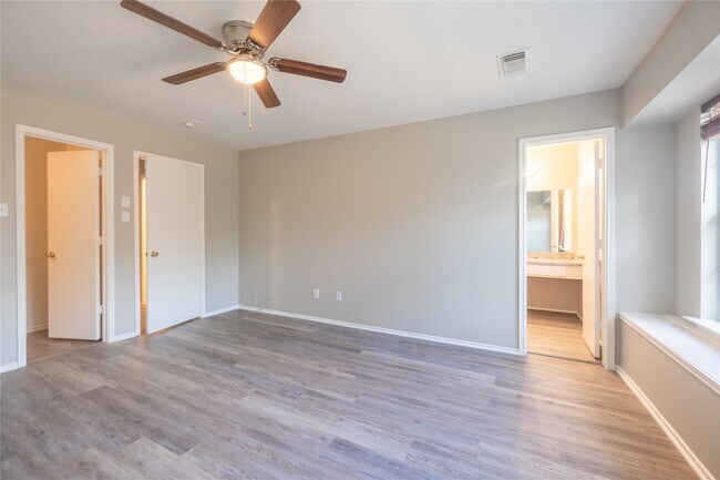 Building Photo - 10223 Revelstoke Dr