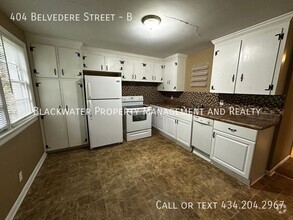 Building Photo - 2 Bedroom Apartment off Rivermont Avenue!