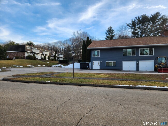 Building Photo - 83 Churchill Way