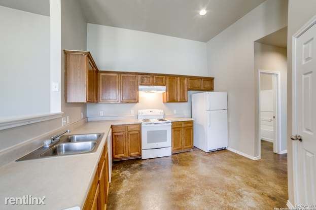 Building Photo - 3 br, 2 bath Duplex - 5827 Golf Bend 2