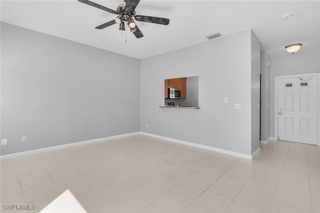 Building Photo - 6091 Lakefront Dr