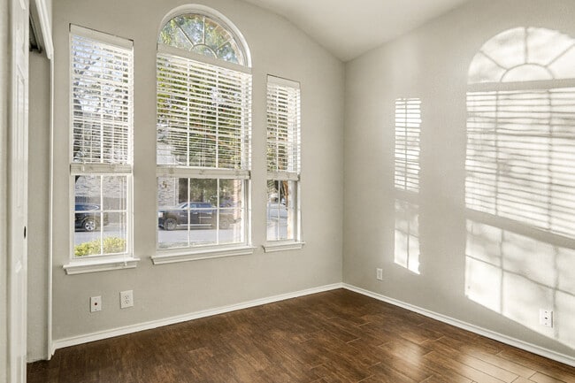 Building Photo - 6422 Oldham Cove