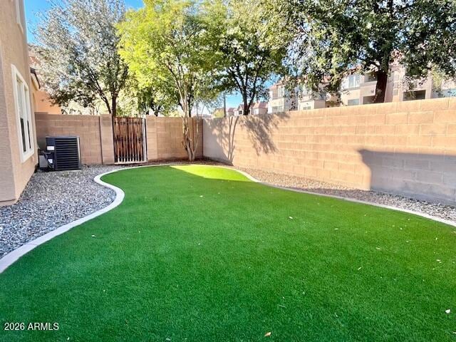 Building Photo - 3340 E Franklin Ave