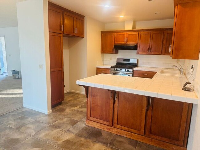 Building Photo - Mission Oaks Gem! 2 Bedroom + Den, New Car...