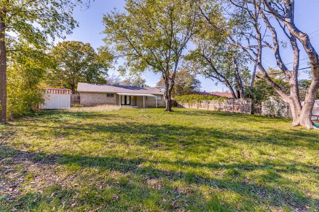 Building Photo - Modern 3-Bedroom Home with Vaulted Ceilings & Covered Patio