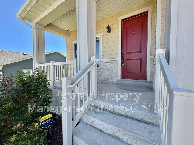Building Photo - 673 W Beth Cir