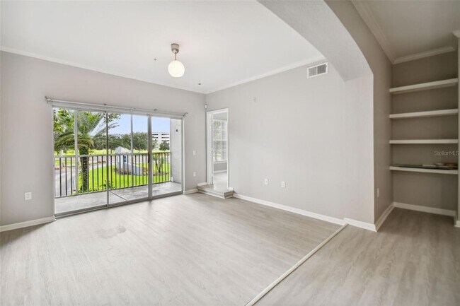 Building Photo - 9405 Crescent Loop Cir