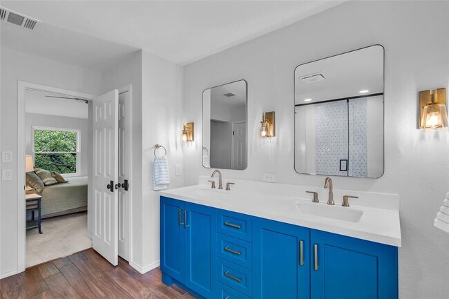 Building Photo - 11500 Emerald Falls Dr