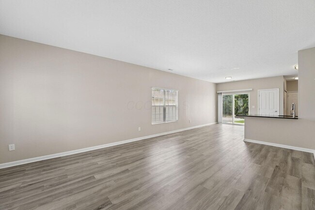 Building Photo - 2068 Opal St