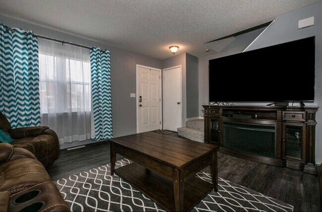 Building Photo - Clarke B