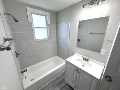 Building Photo - 1049 S Sheffield Ave