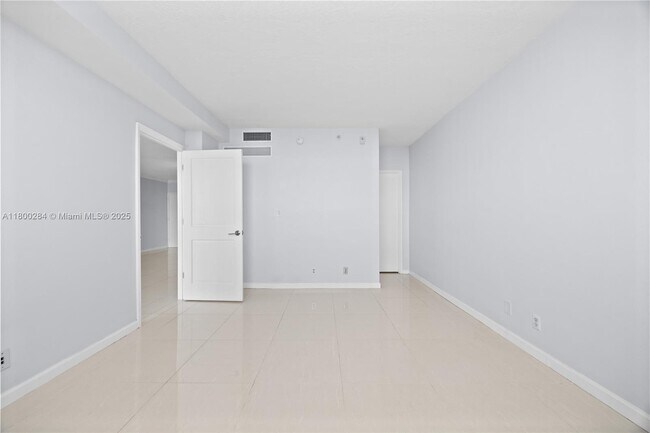 Building Photo - 3000 S Ocean Dr
