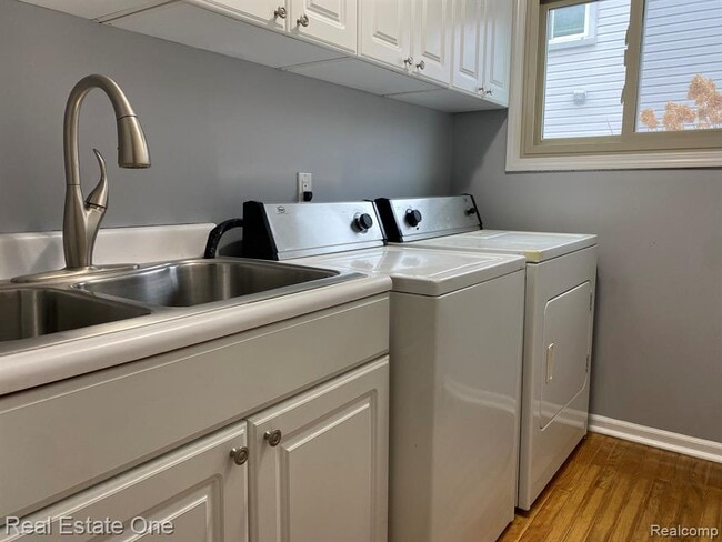 Building Photo - 28772 Wales Dr