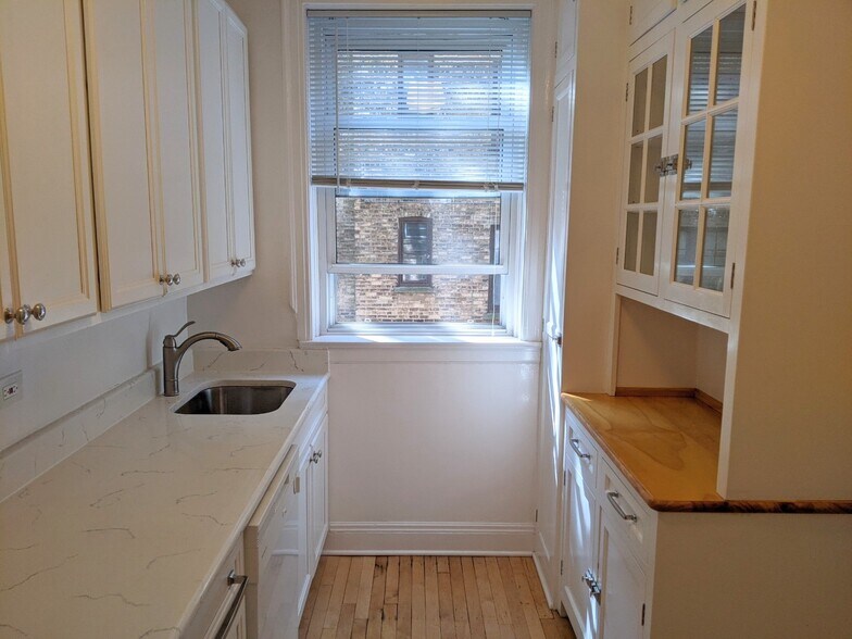 Primary Photo - 1139 Maple Ave