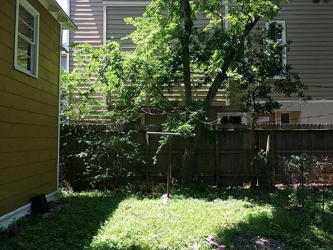 Building Photo - 417 Patterson St