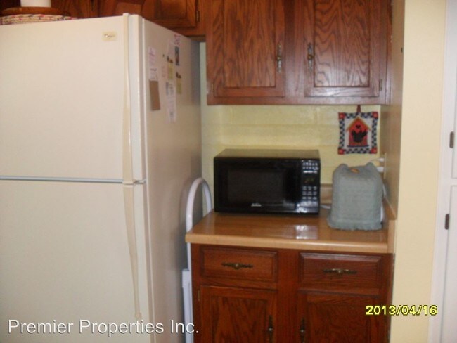 Building Photo - 408 S La Canada Dr