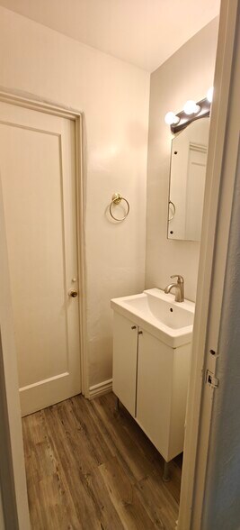 Building Photo - 626 Charlana Dr