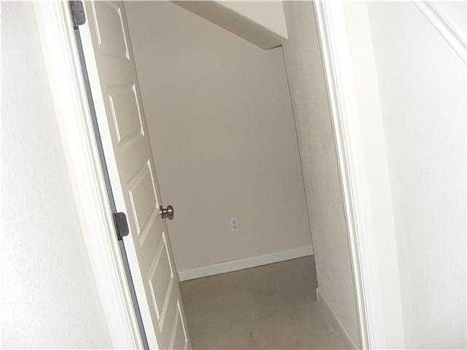 Small home office room on the 1st floor - 2825 Saville Loop