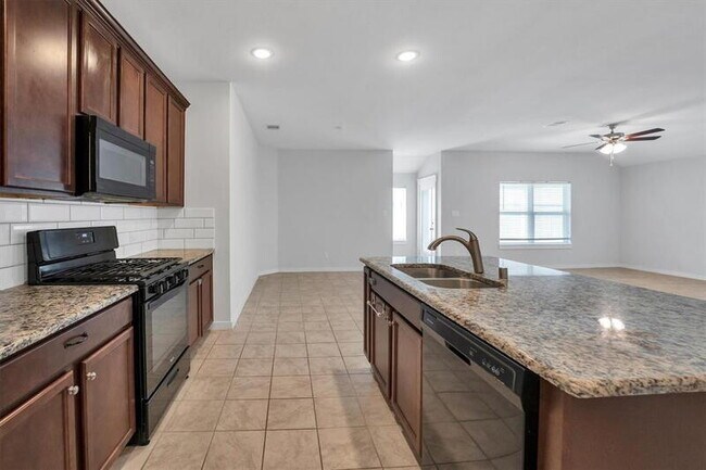 Building Photo - 31415 Stone Ridge Forest Dr