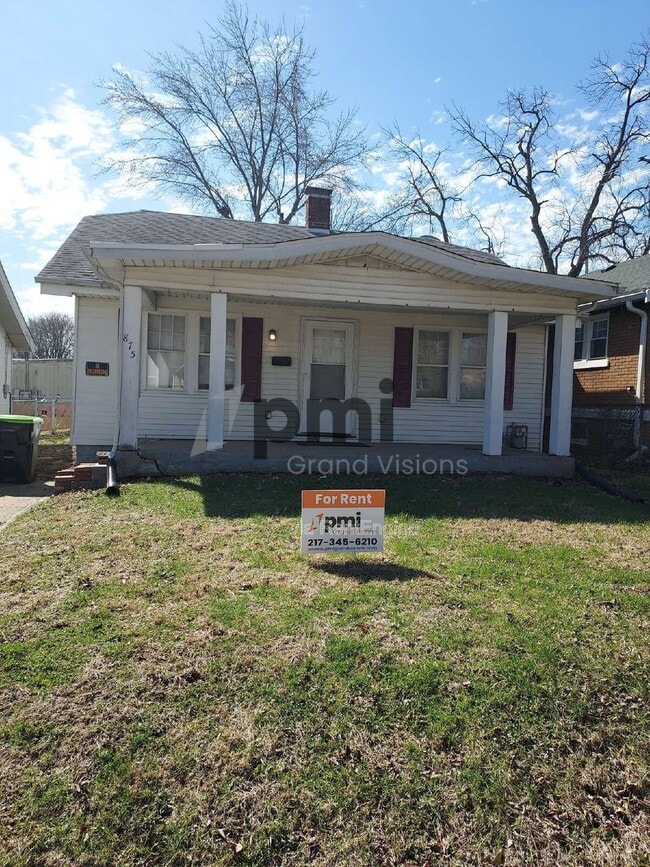 Building Photo - 875 W Waggoner St