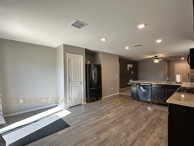 Building Photo - 5992 S Antrim Loop