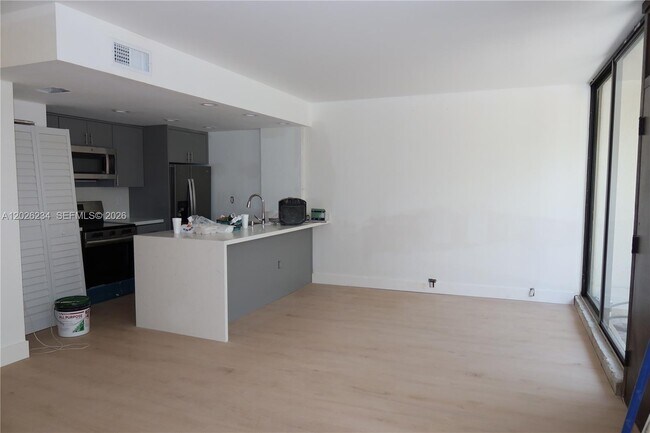 Building Photo - 3190 Bird Ave