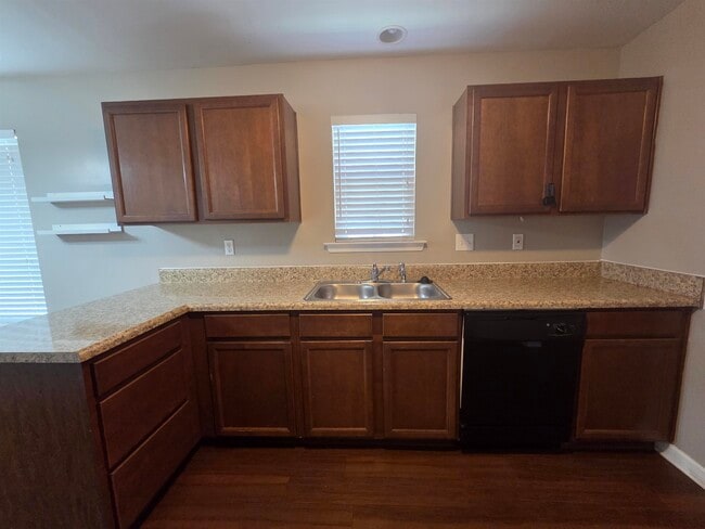 Building Photo - 1315 Crosstown Ct