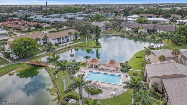Building Photo - 980 Palm View Dr