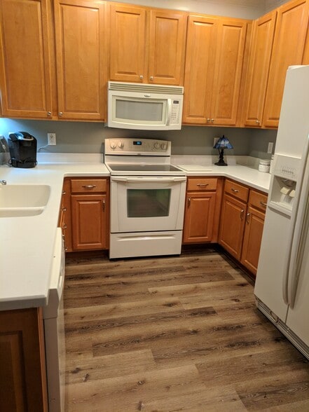Building Photo - 395 S Crow Creek Dr NW