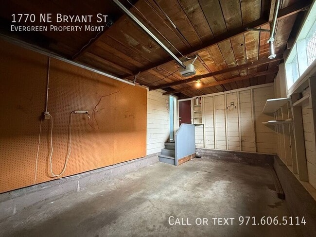 Building Photo - 1770 NE Bryant St