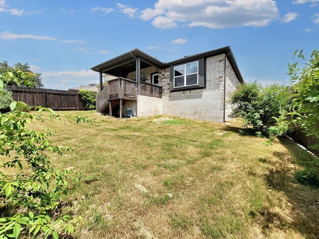 Building Photo - Beautiful 3-Bedroom, 2-Bath Modern Home fo...