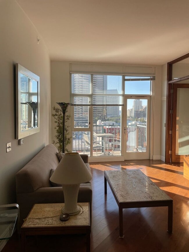 Top Floor Condo in the Gaslamp District! 530 K St San Diego CA 92101