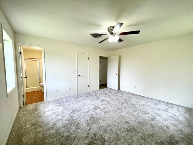 Building Photo - 2107 James Ave