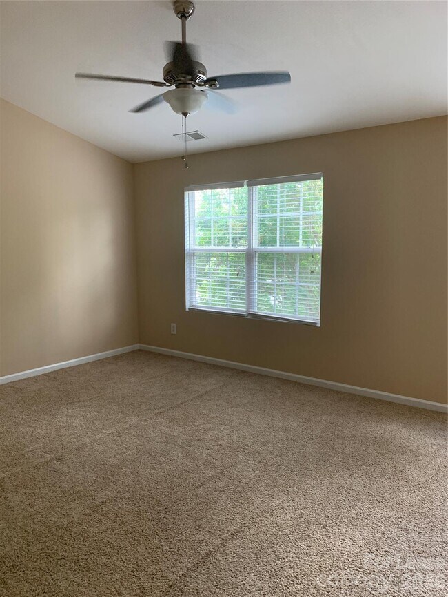 Building Photo - 13450 Delstone Dr