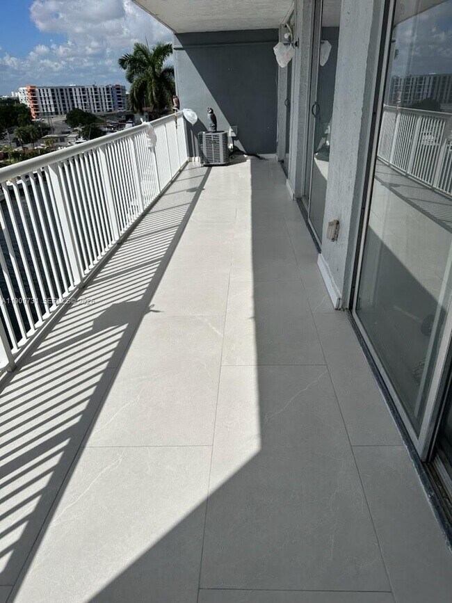 Building Photo - 1800 NW 24th Ave