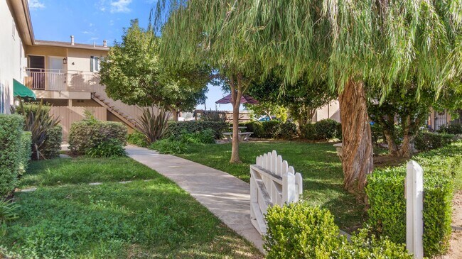 Building Photo - 2884 La Salle Ave