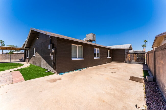 Building Photo - 1133 W Frito Ave
