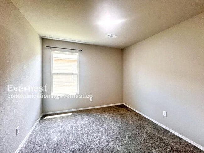 Building Photo - 10420 Debbie Dr