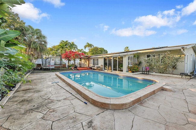 Building Photo - 5708 NW 24th St