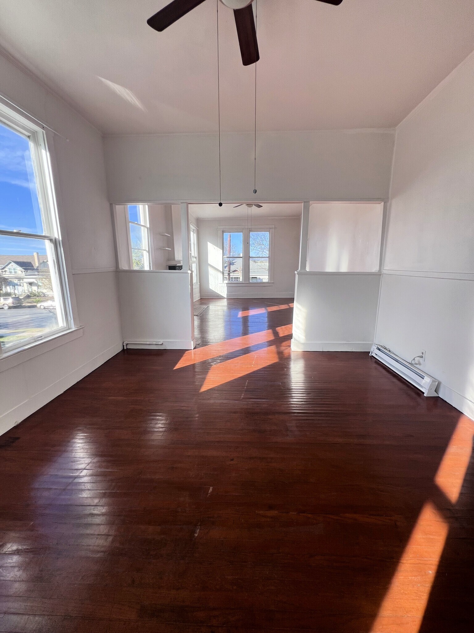 Dining Room/ - 420 W Magnolia Ave