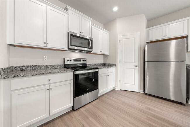 Building Photo - Brand New 4BR home in Great location!