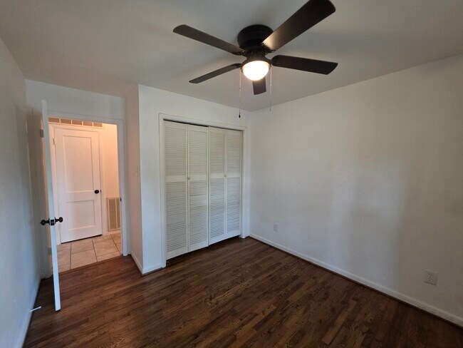 Building Photo - 3907 Grapevine St