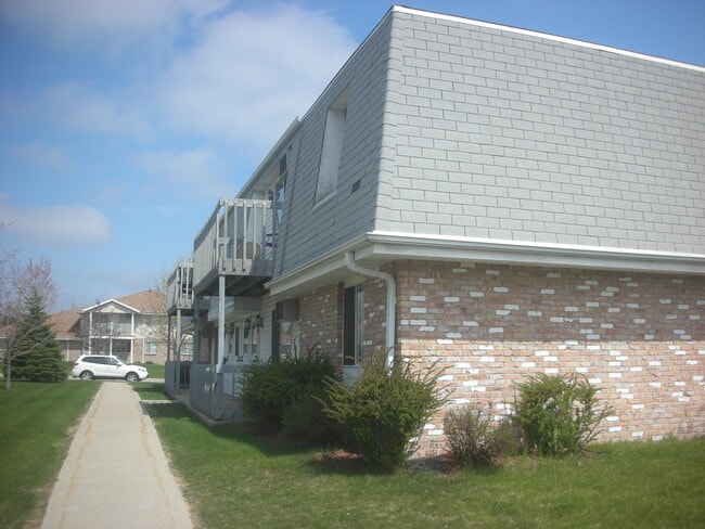 balcony - 313 Humar St