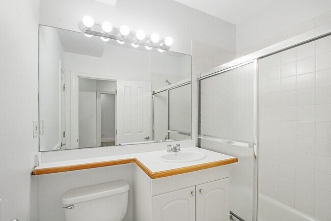 Building Photo - 140 Boylston St