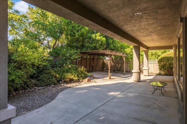 Building Photo - Sun City Lincoln Hills Pinehill model