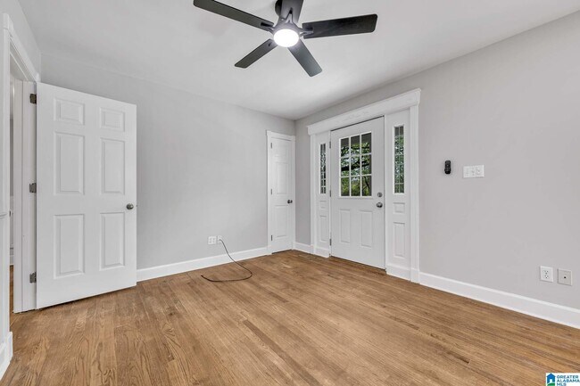 Building Photo - 3027 Cora Ave