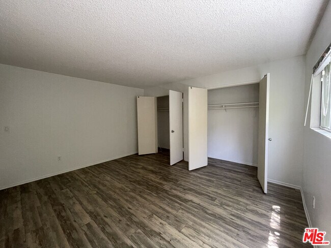 Building Photo - 1218 McClellan Dr