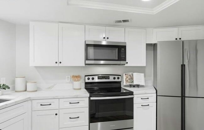 Building Photo - 1680 San Miguel Dr